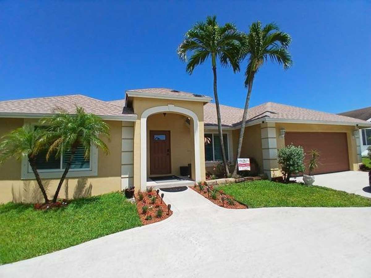 6640 Plymouth Drive N Lantana FL 33462 Front of House