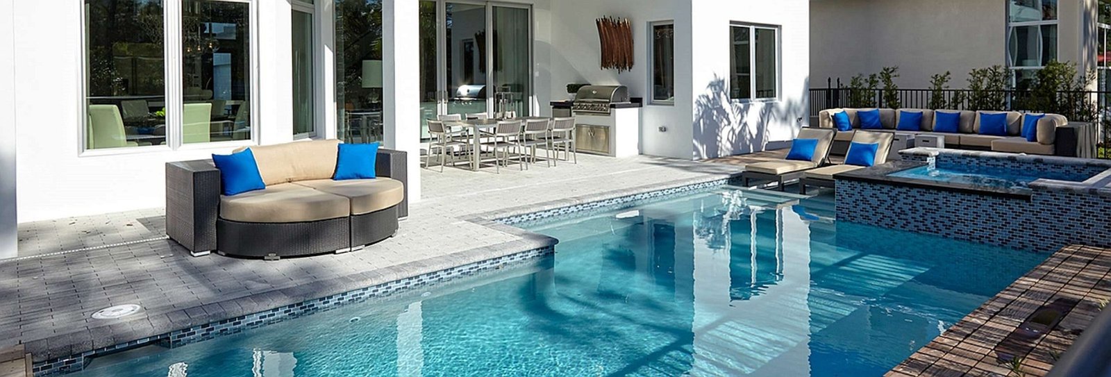 Luxury_Pool_Home_